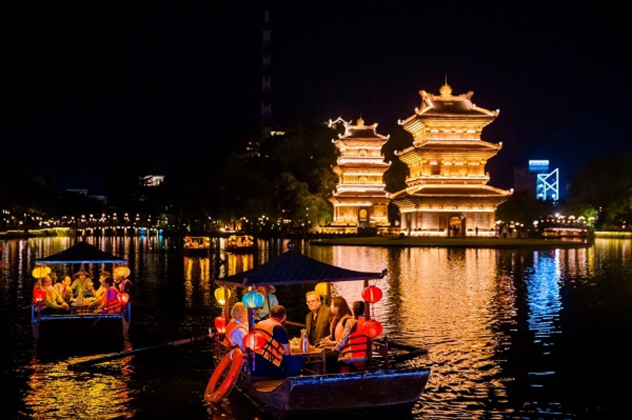 Phố cổ hoa lư